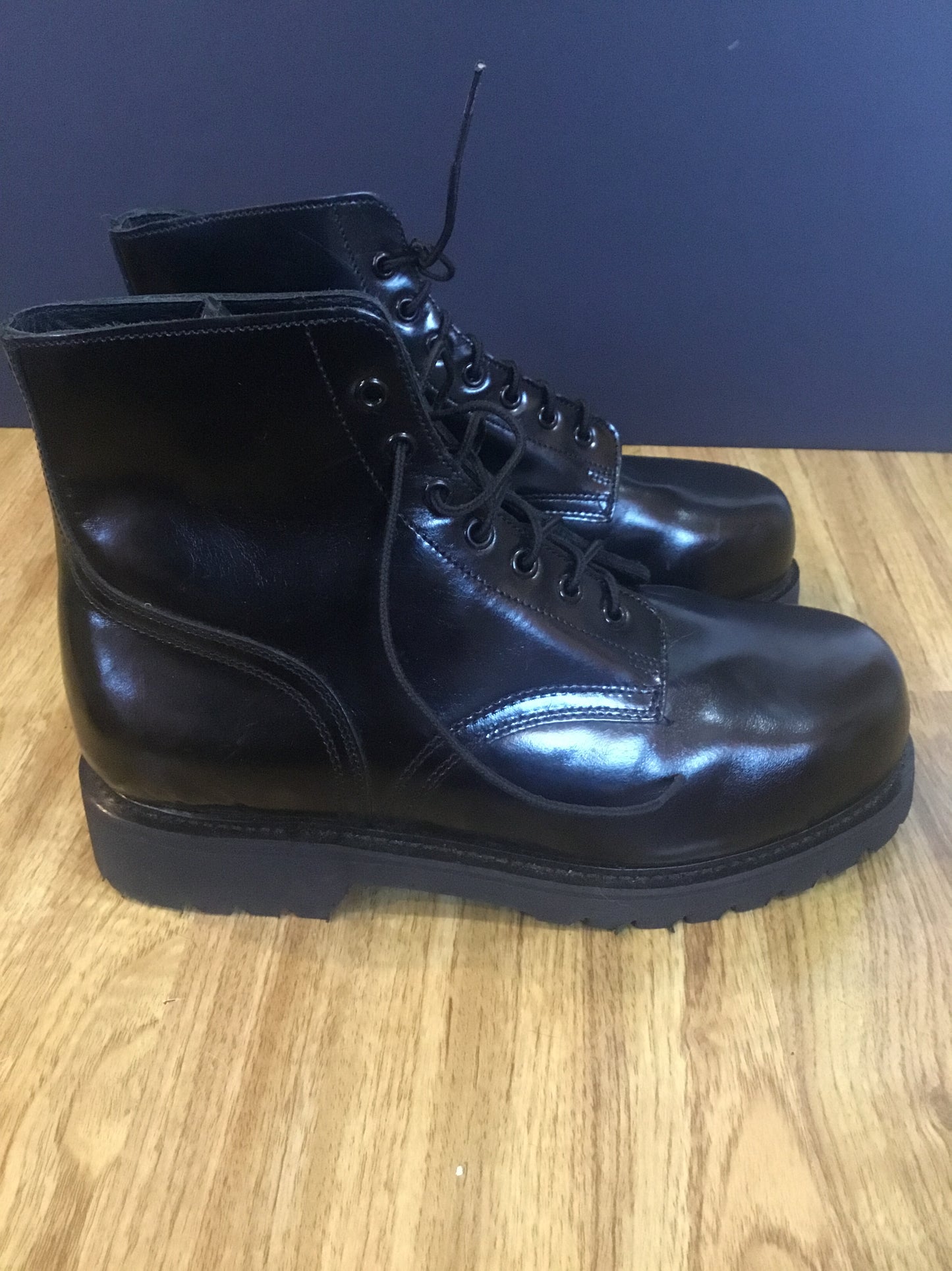 No 1 Canadian Forces Steel Toe Ankle/ Dress Boots ;Size 10