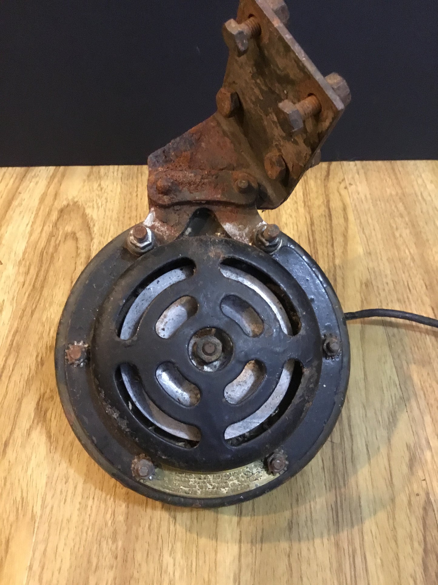 Electric Auto-Lite Military Horn With mounting bracket.