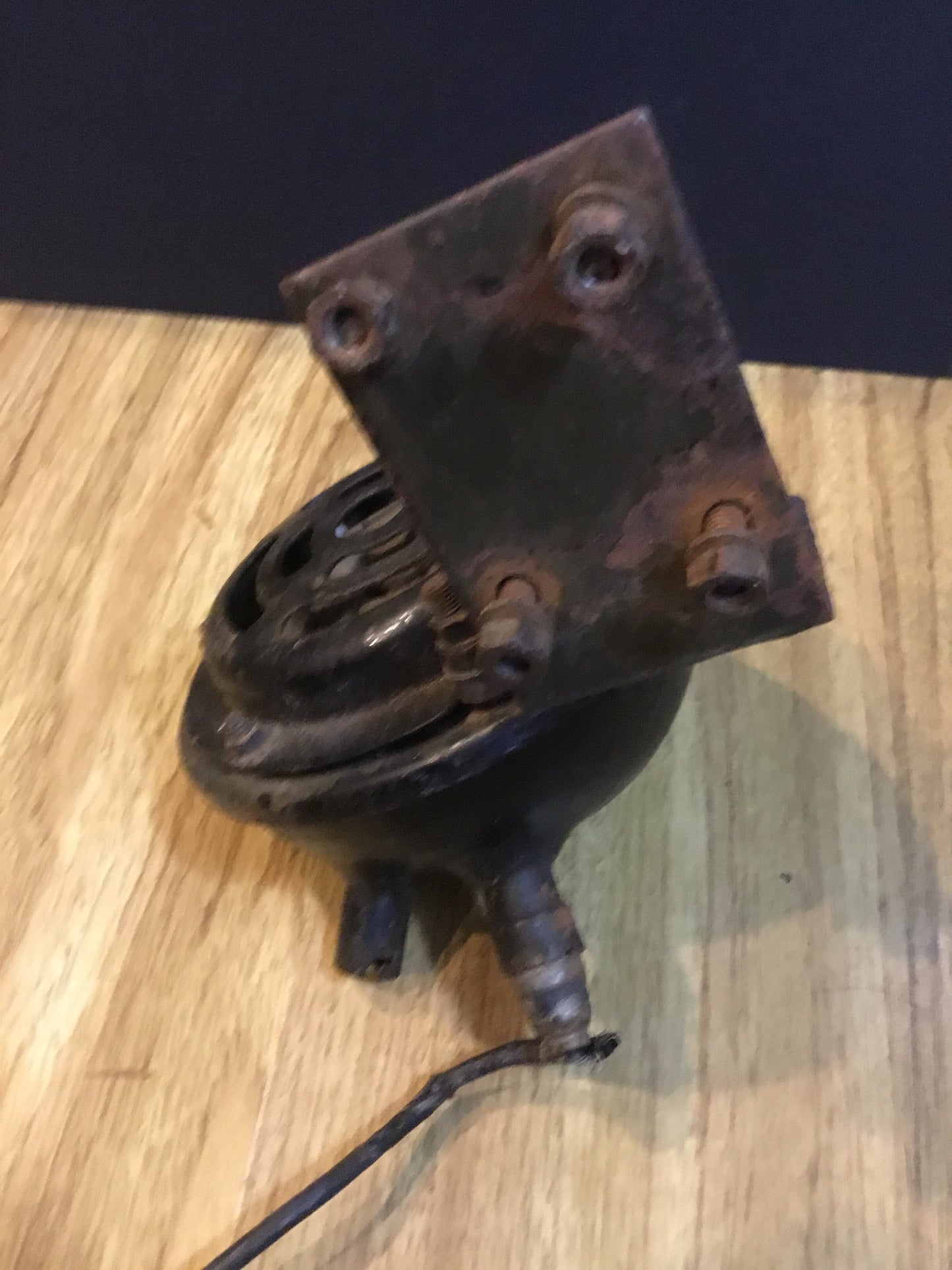 Electric Auto-Lite Military Horn With mounting bracket.