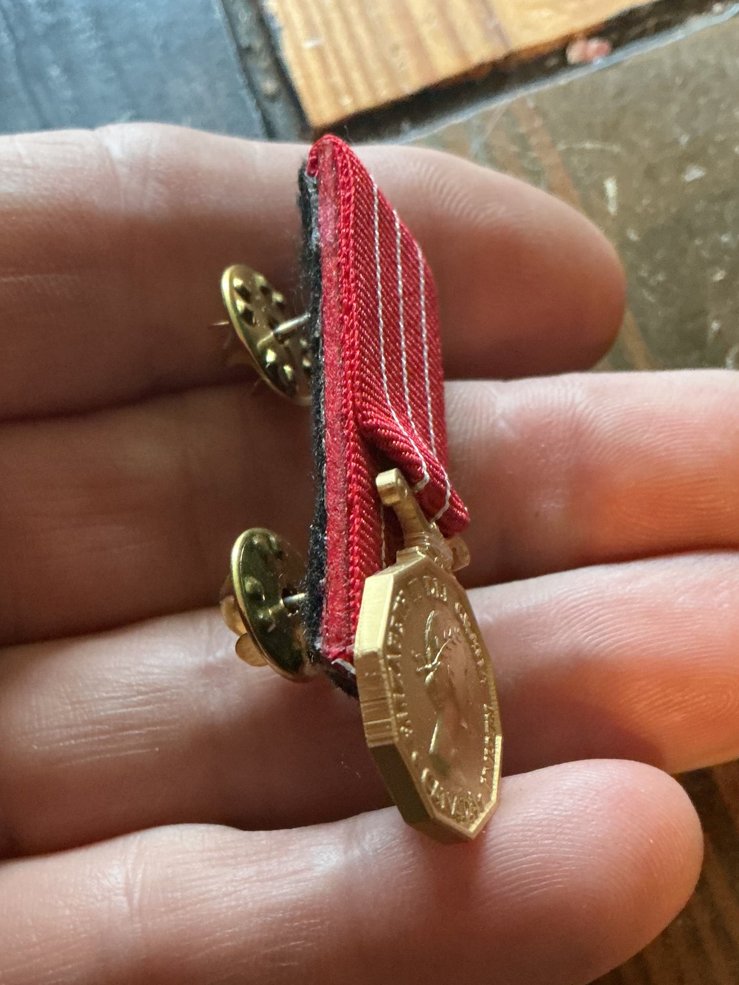 Canadian Decoration Miniature Medal /Pin