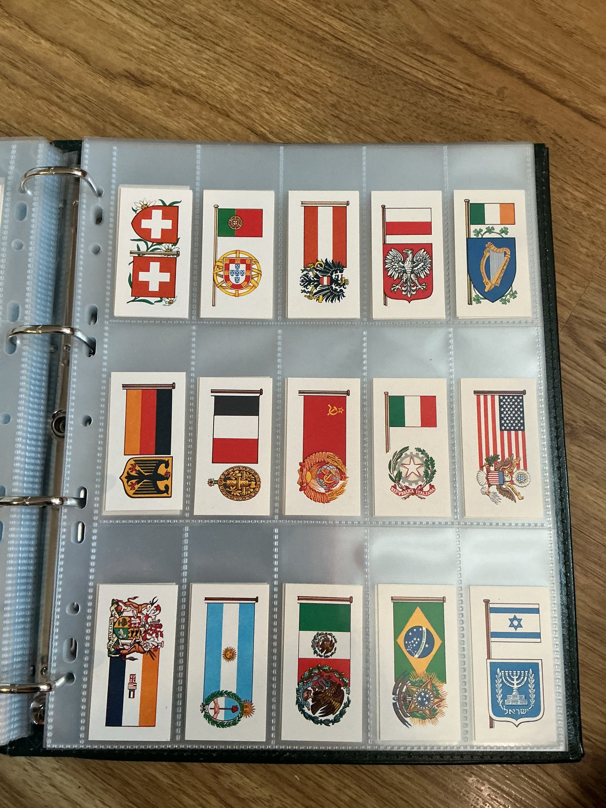 Huge Binder Lot Of Vintage Cigarette Cards , different subject matter 58 Pages