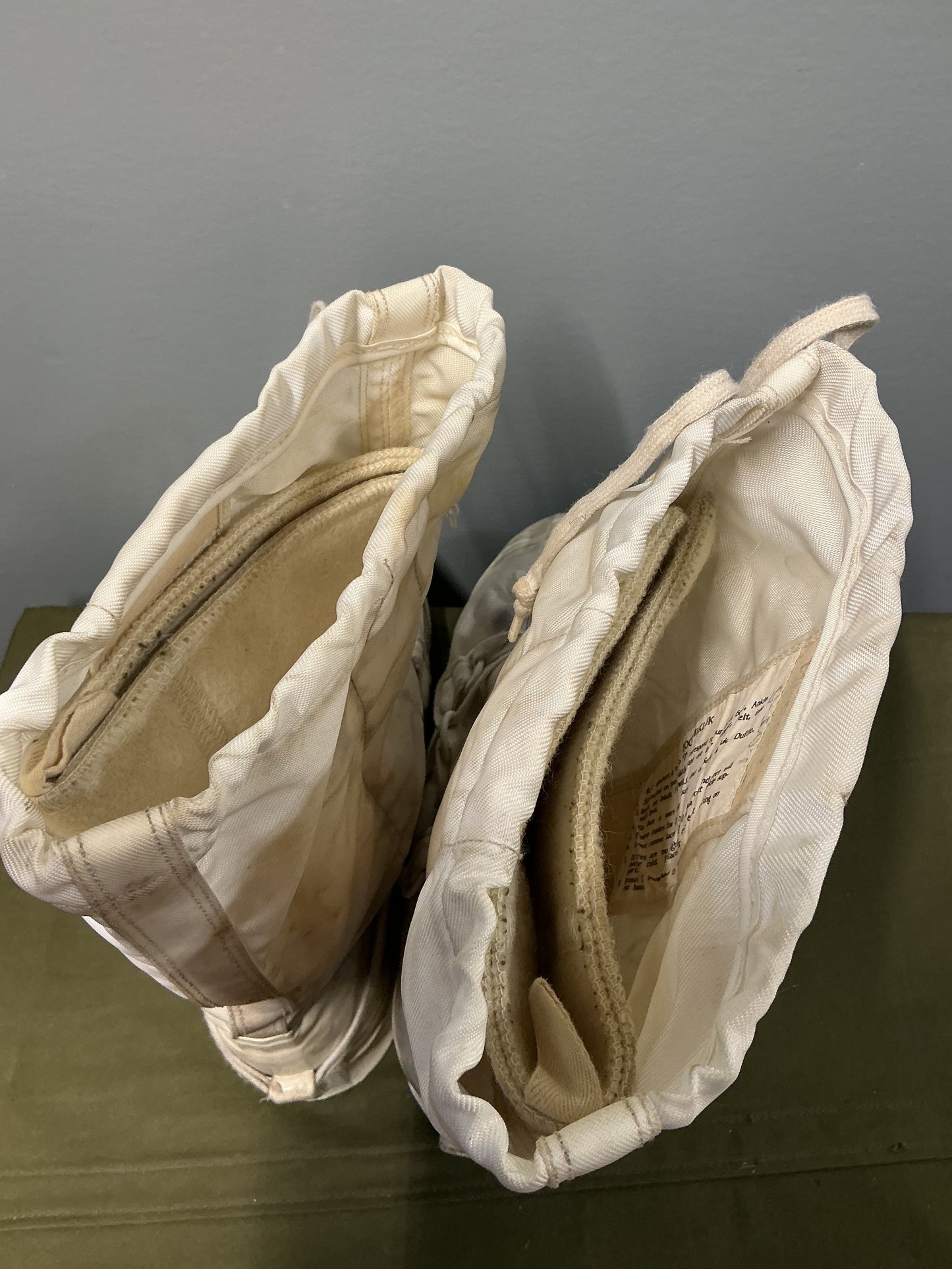 Canadian Military Mucklucks with Wool Liners Size 8
