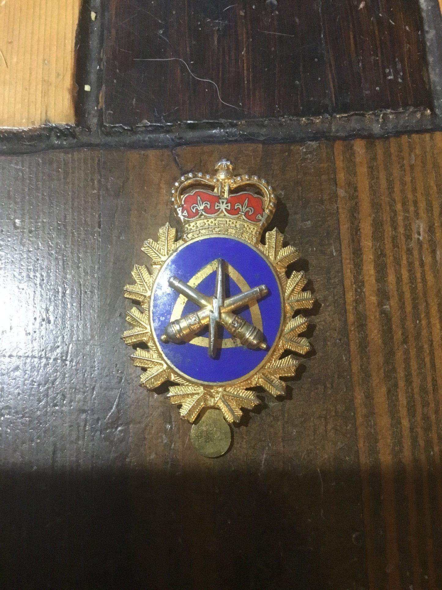 Canadian Forces Land Ordnance Engineering Branch Cap Badge