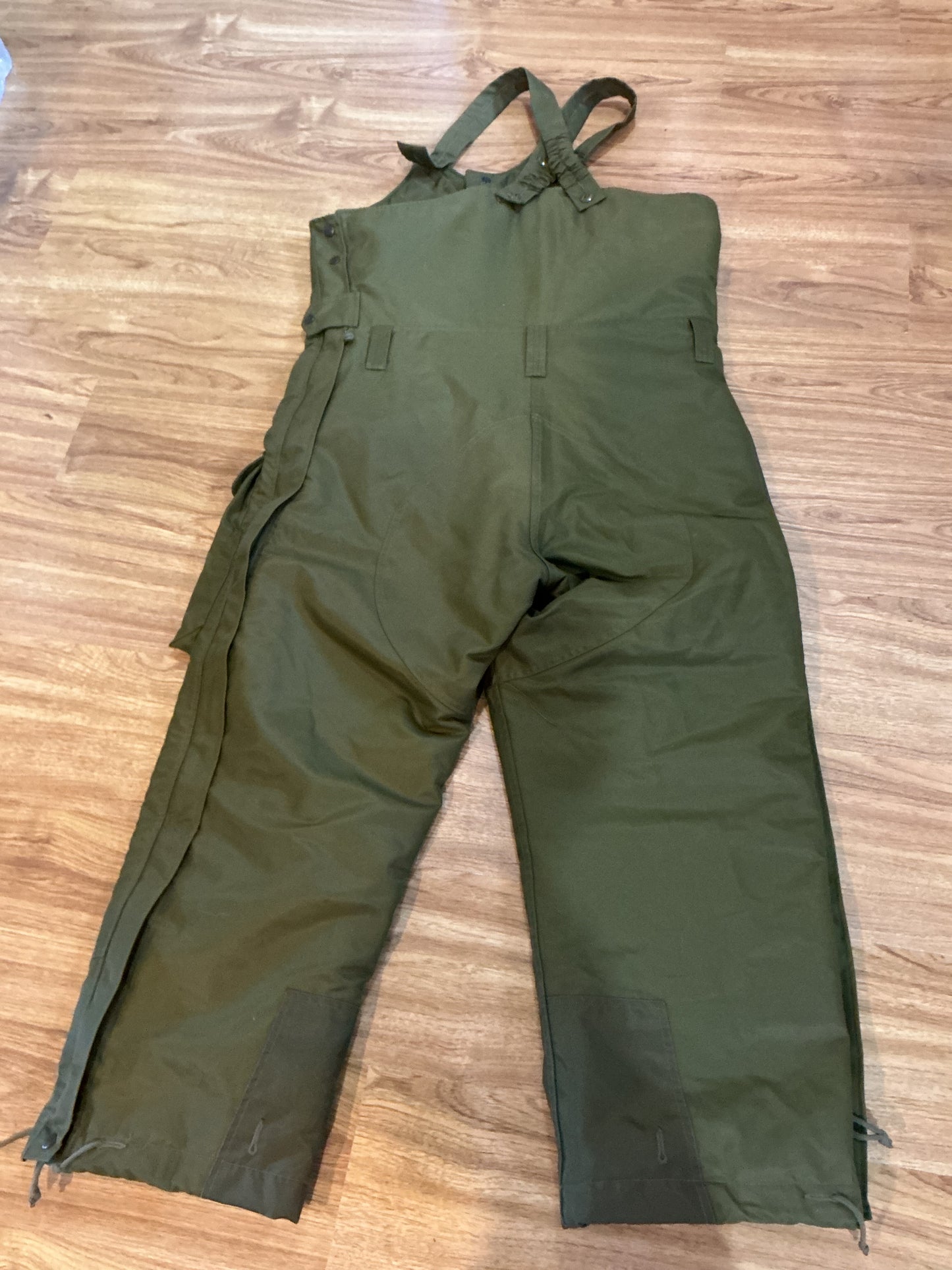 Canadian Army Combat Cold Weather Overalls Size Medium regular