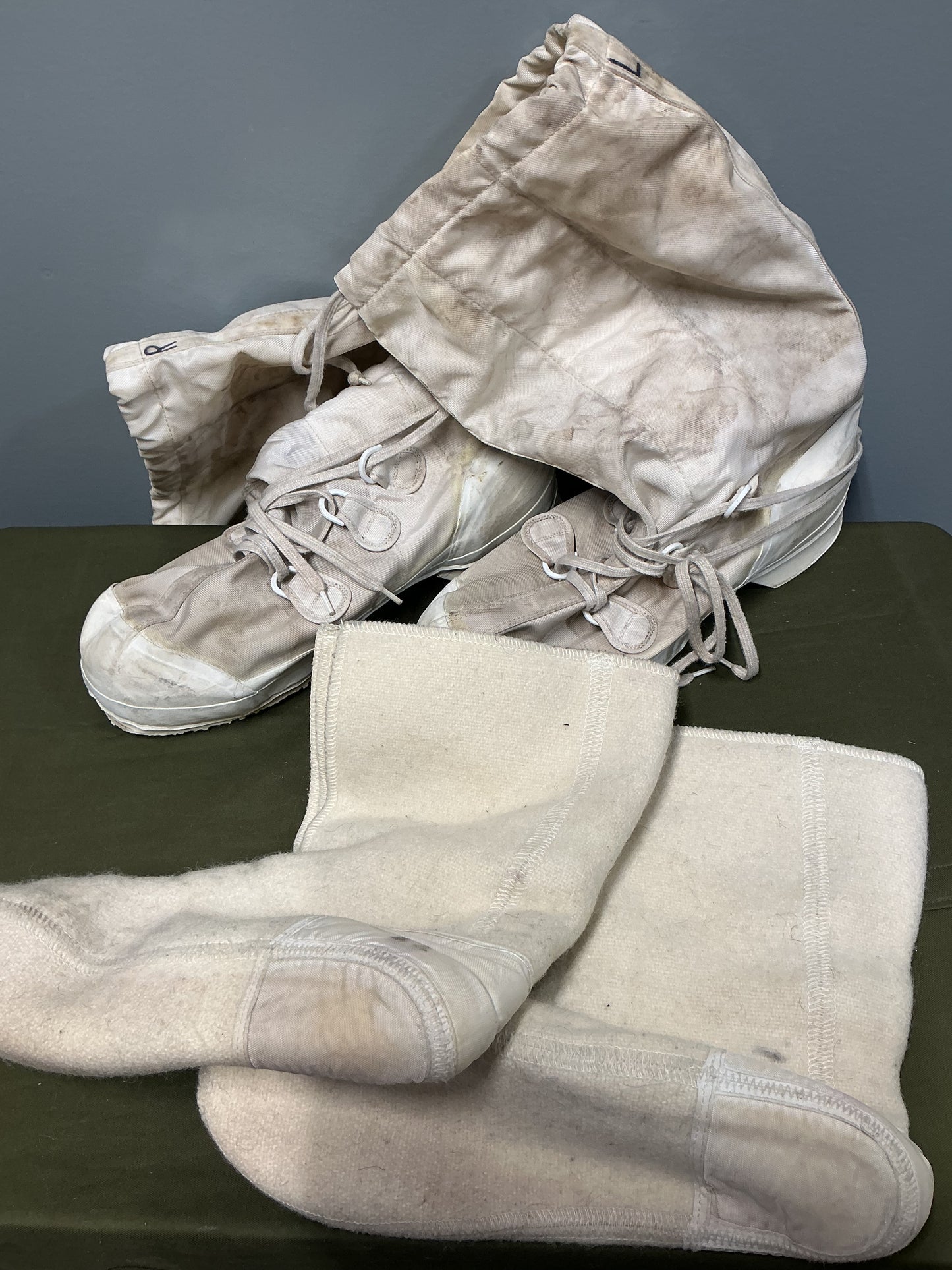 Canadian Military Winter Mucklucks and Liners Size 11