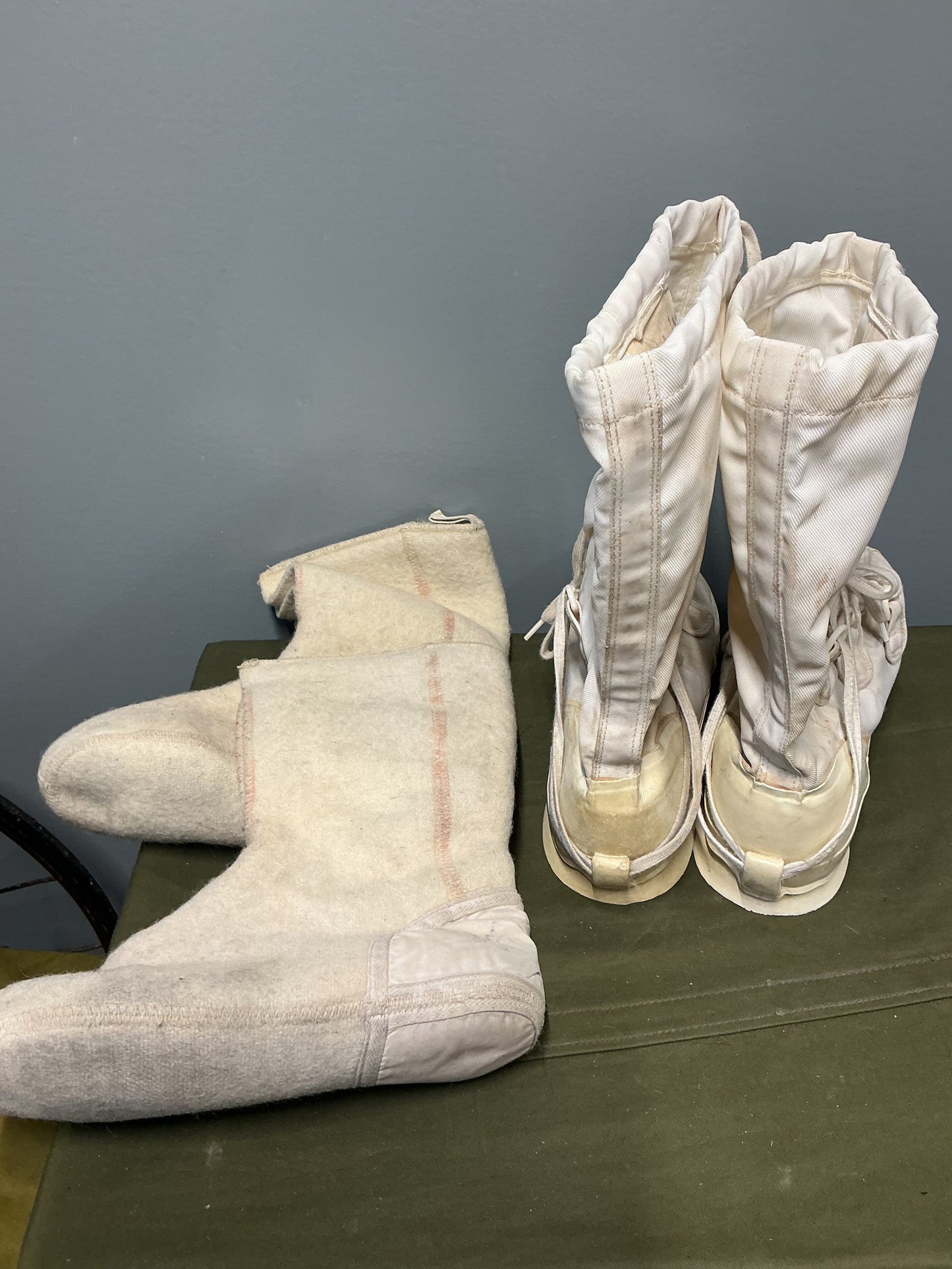 Canadian Military Mucklucks with Liners, Size 7