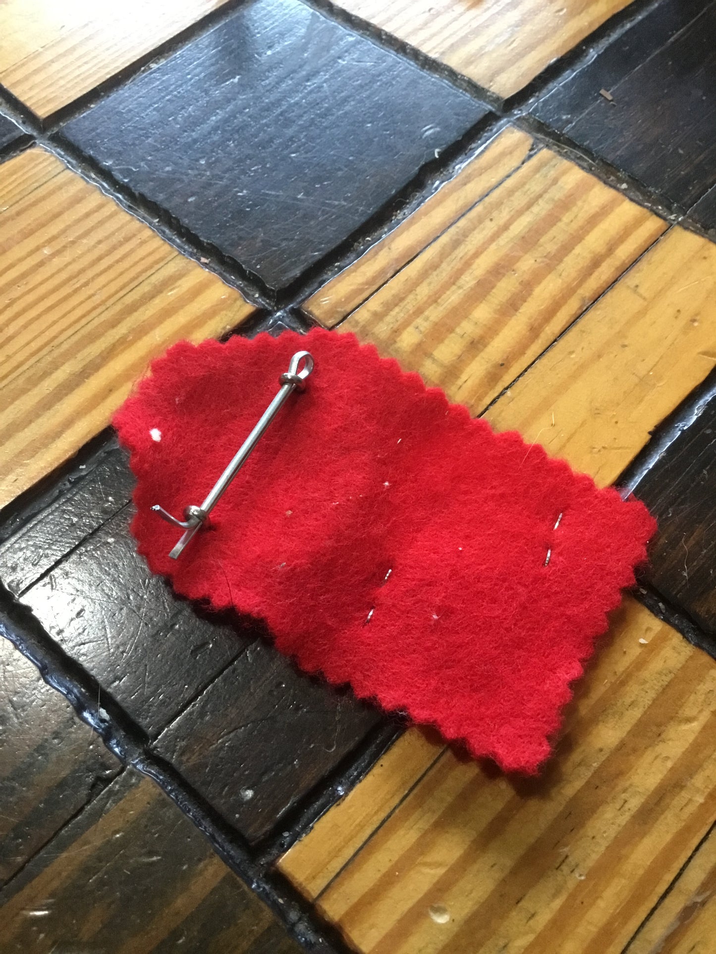 Canadian Corps of commissioners. Hat Badge , lugs on the back