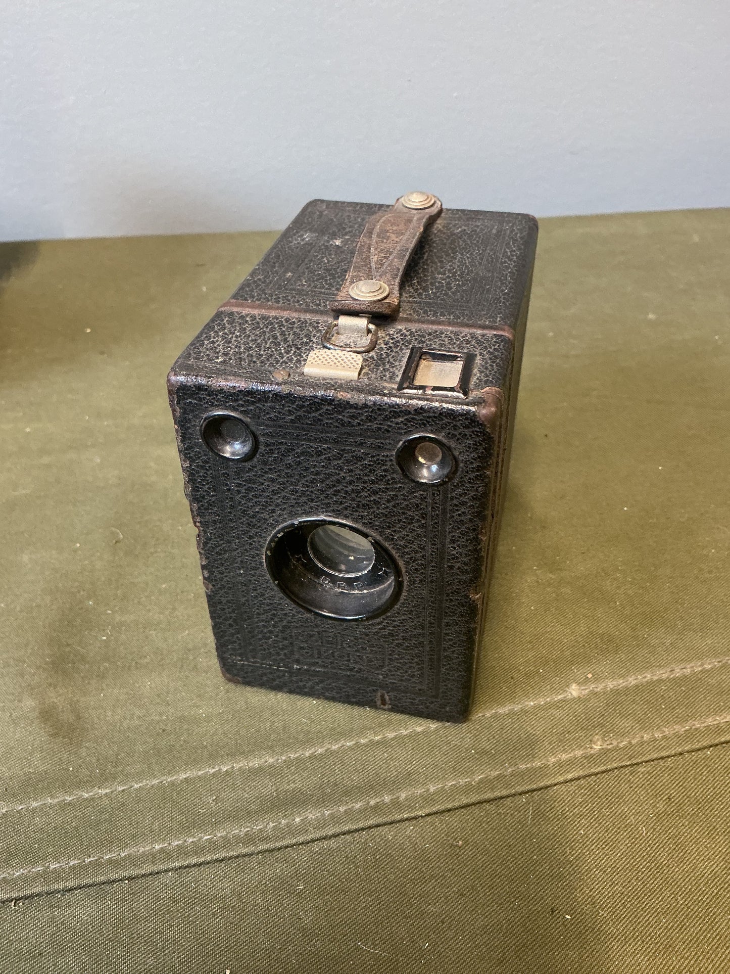 1940’s Vintage Kodak Brownie Six 20 Target Black Box Camera Made in Canada