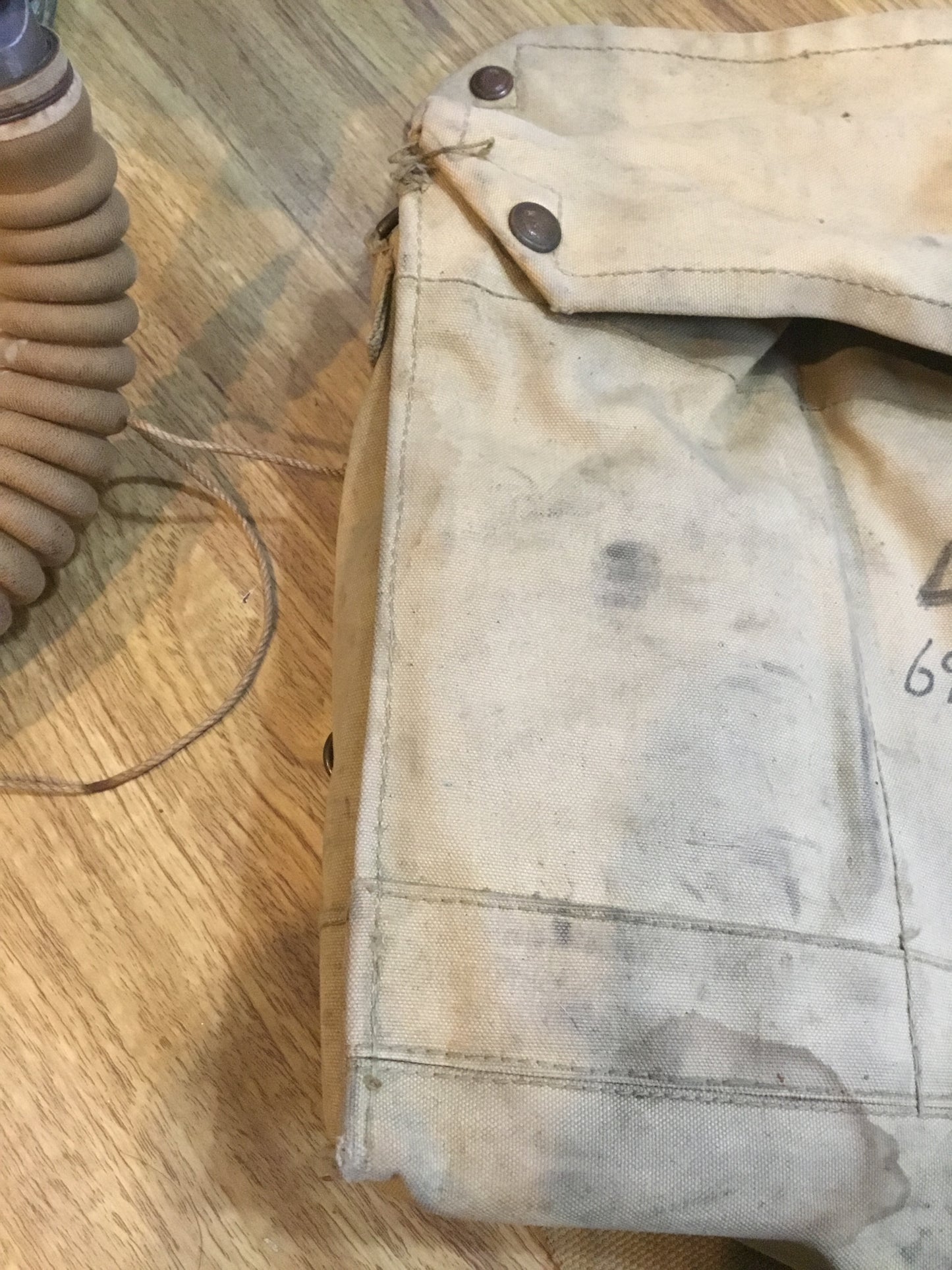 WW11 MK 111 Canadian Gas Mask ,Filter and Bag