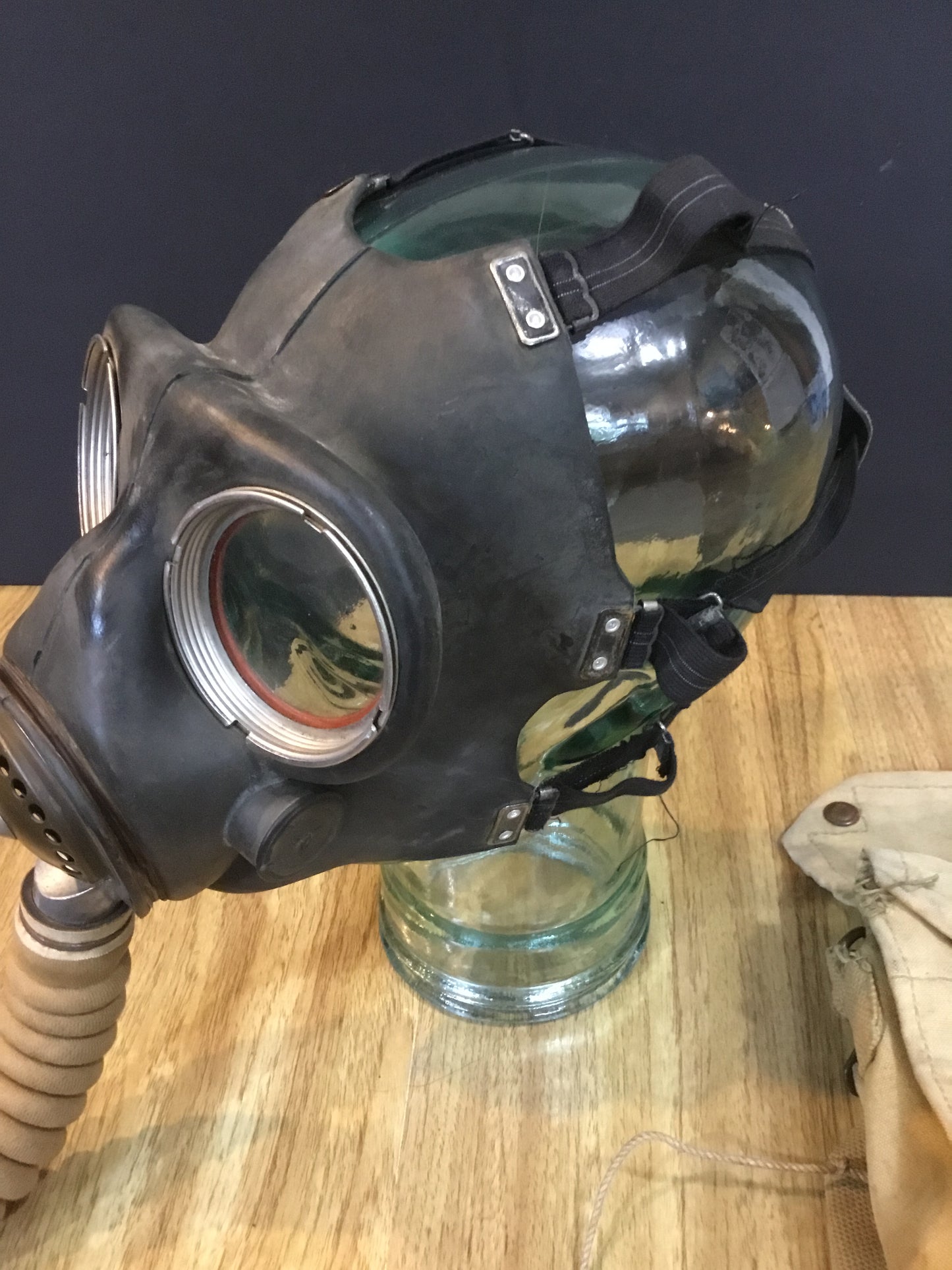 WW11 MK 111 Canadian Gas Mask ,Filter and Bag