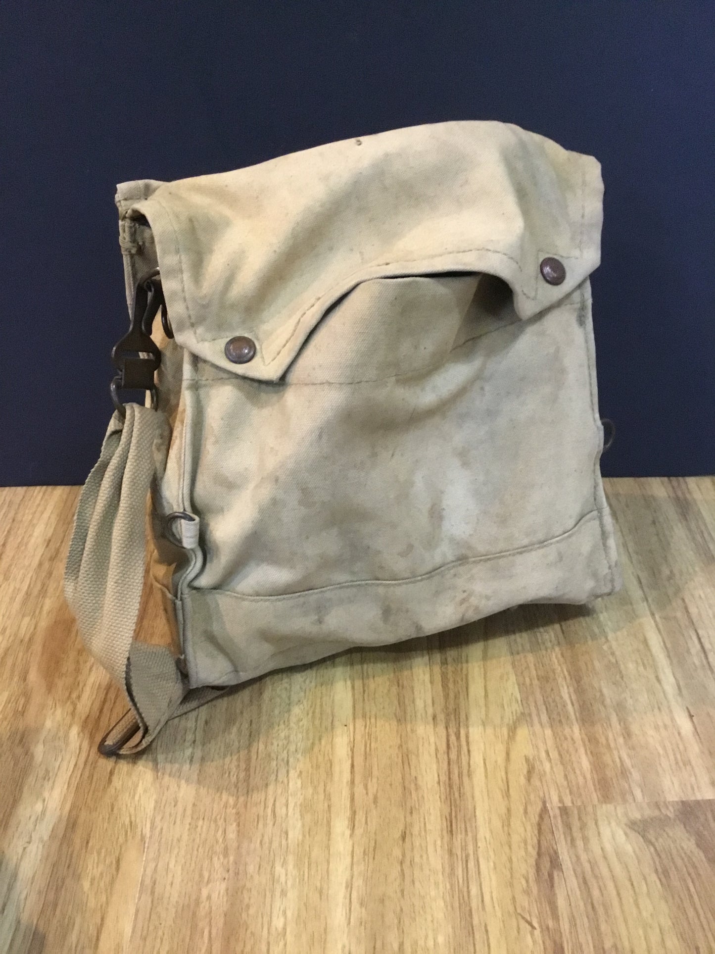 WW11 MK 111 Canadian Gas Mask ,Filter and Bag
