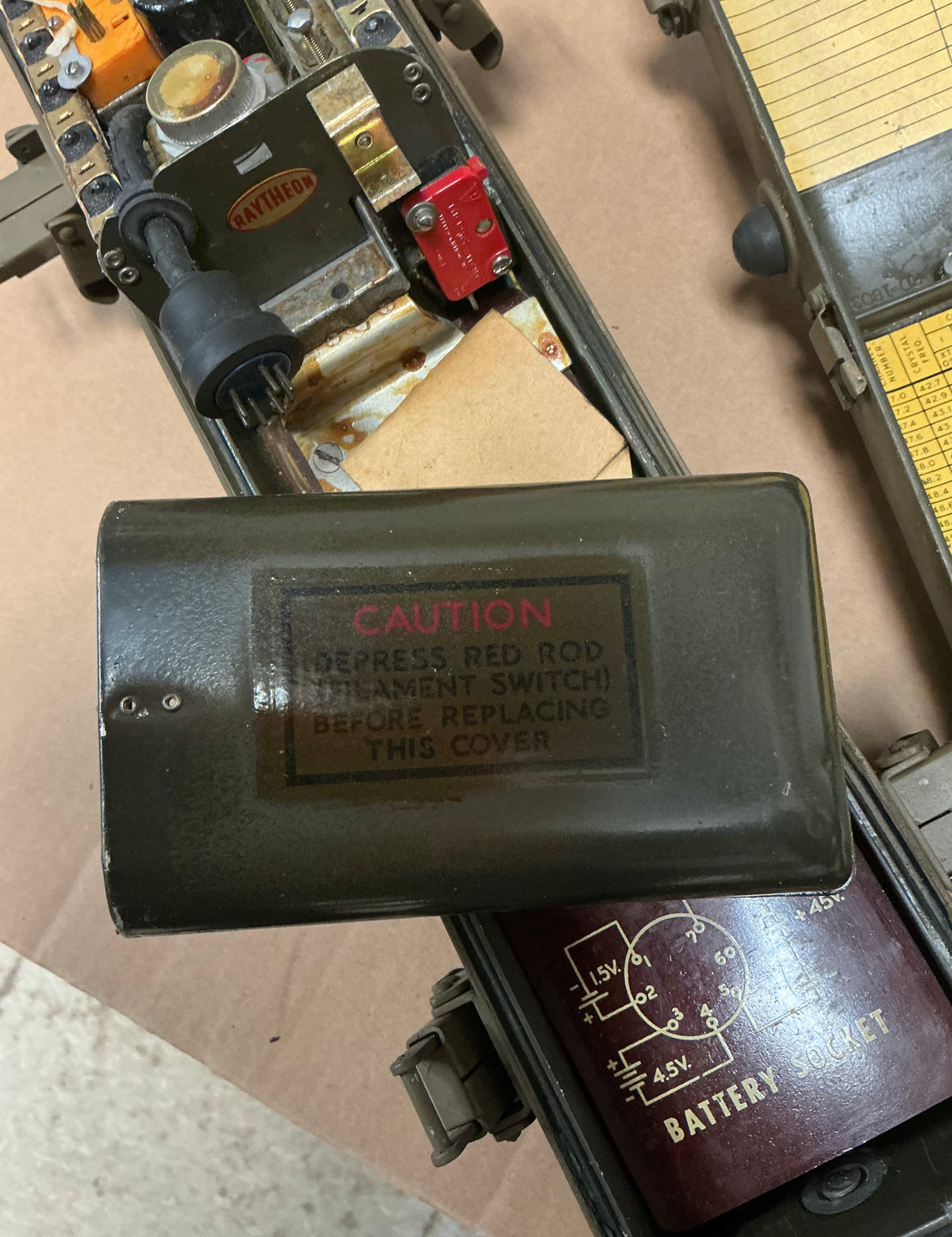 Early U.S. MILITARY Military RT-196 PRC-6 receiver/ transmitter Radio , aerial unscrews