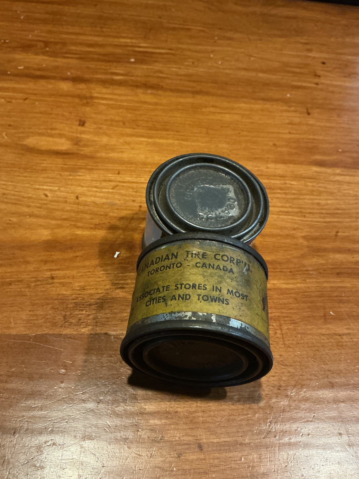 2 Vintage Canadian Tire Valve Grinding Compound Tins