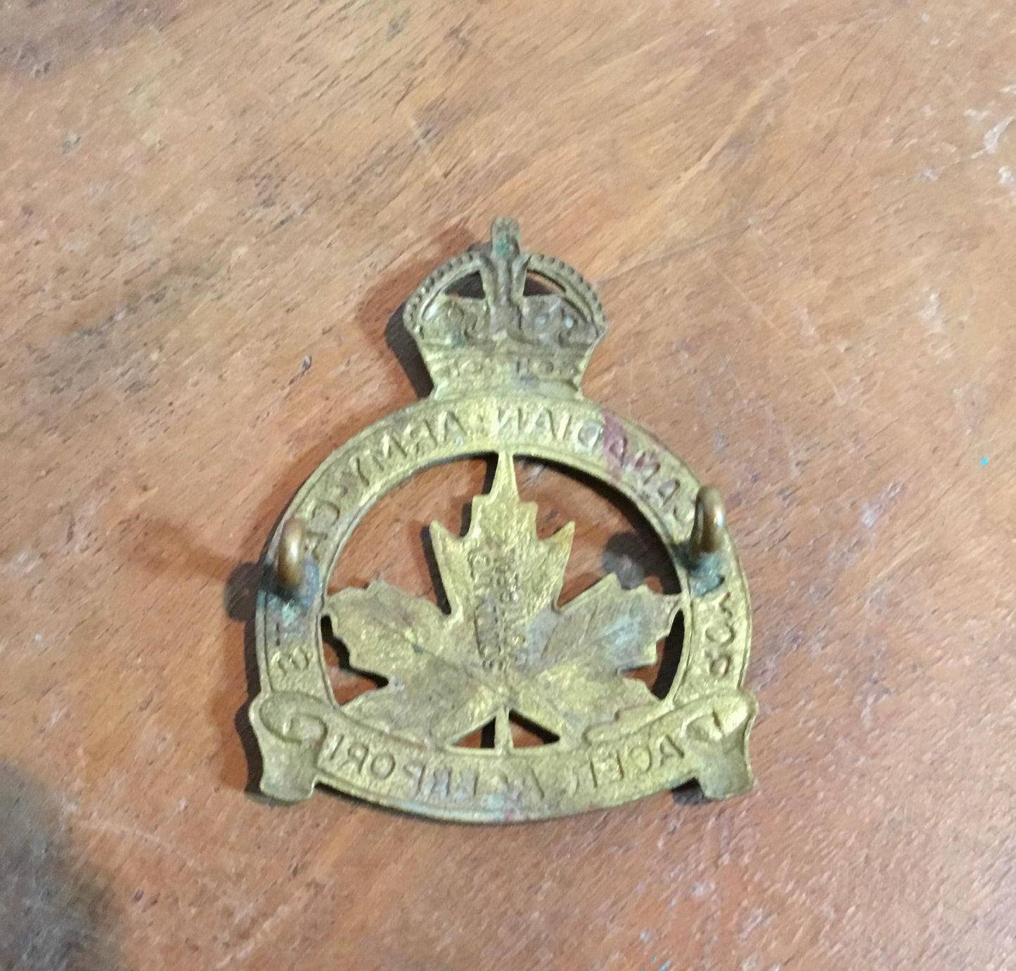 World War 11 Royal Canadian Army cadets cap badge