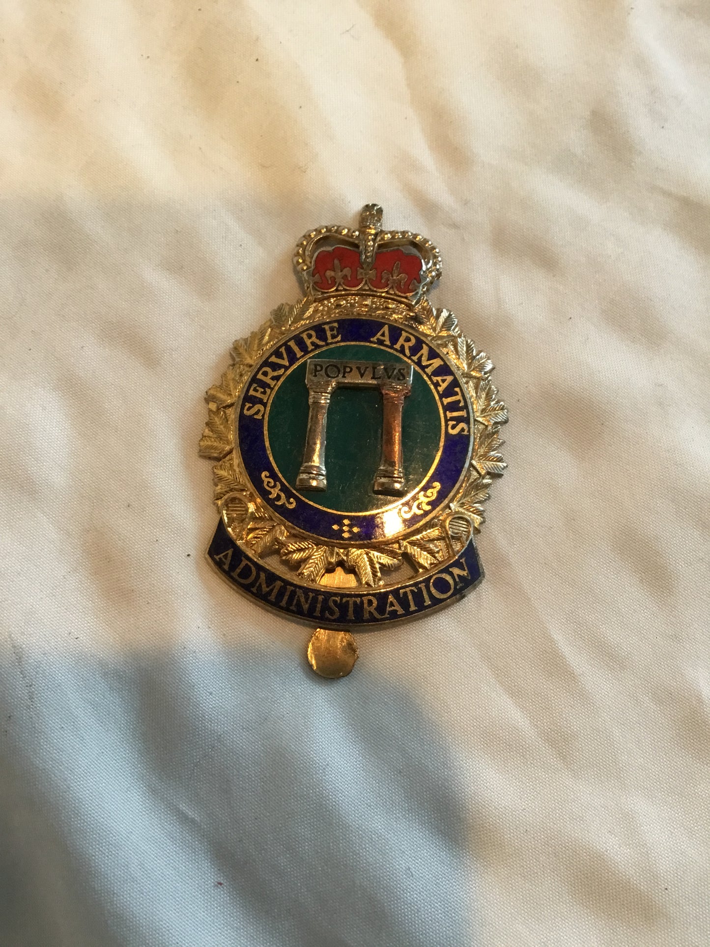 Canadian Forces administration enamelled hat Badge