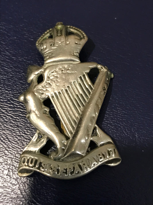 Irish Royal Ulster Rifles Military Nickel Cap Badge Quis Separabit