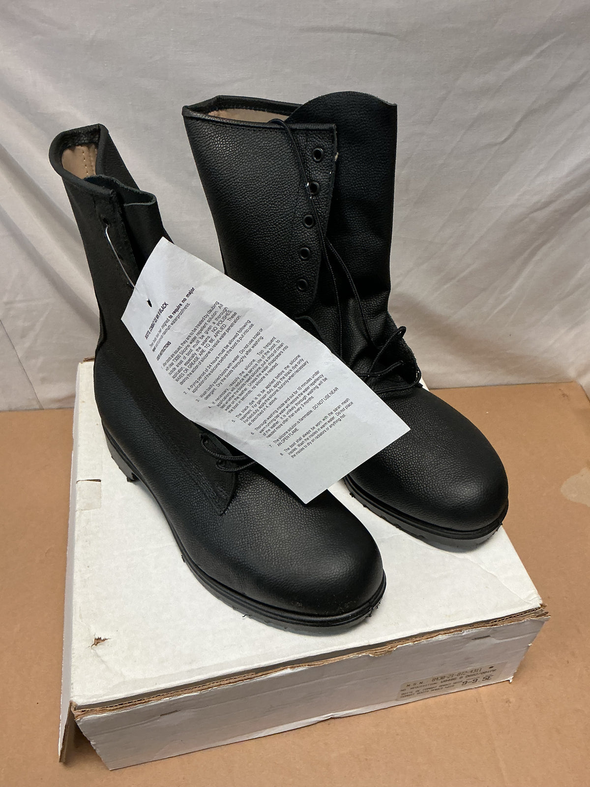 New Vintage Canadian Military  MK111 Combat Boots Size 9 -91/2 E