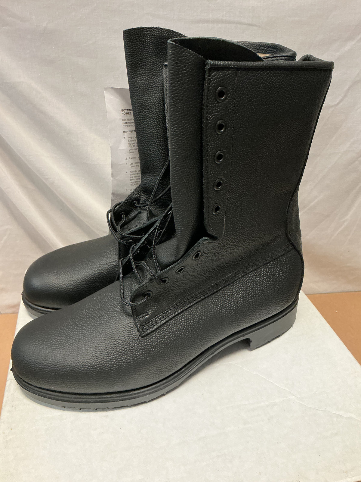 New Vintage Canadian Military  MK111 Combat Boots Size 9 -91/2 E
