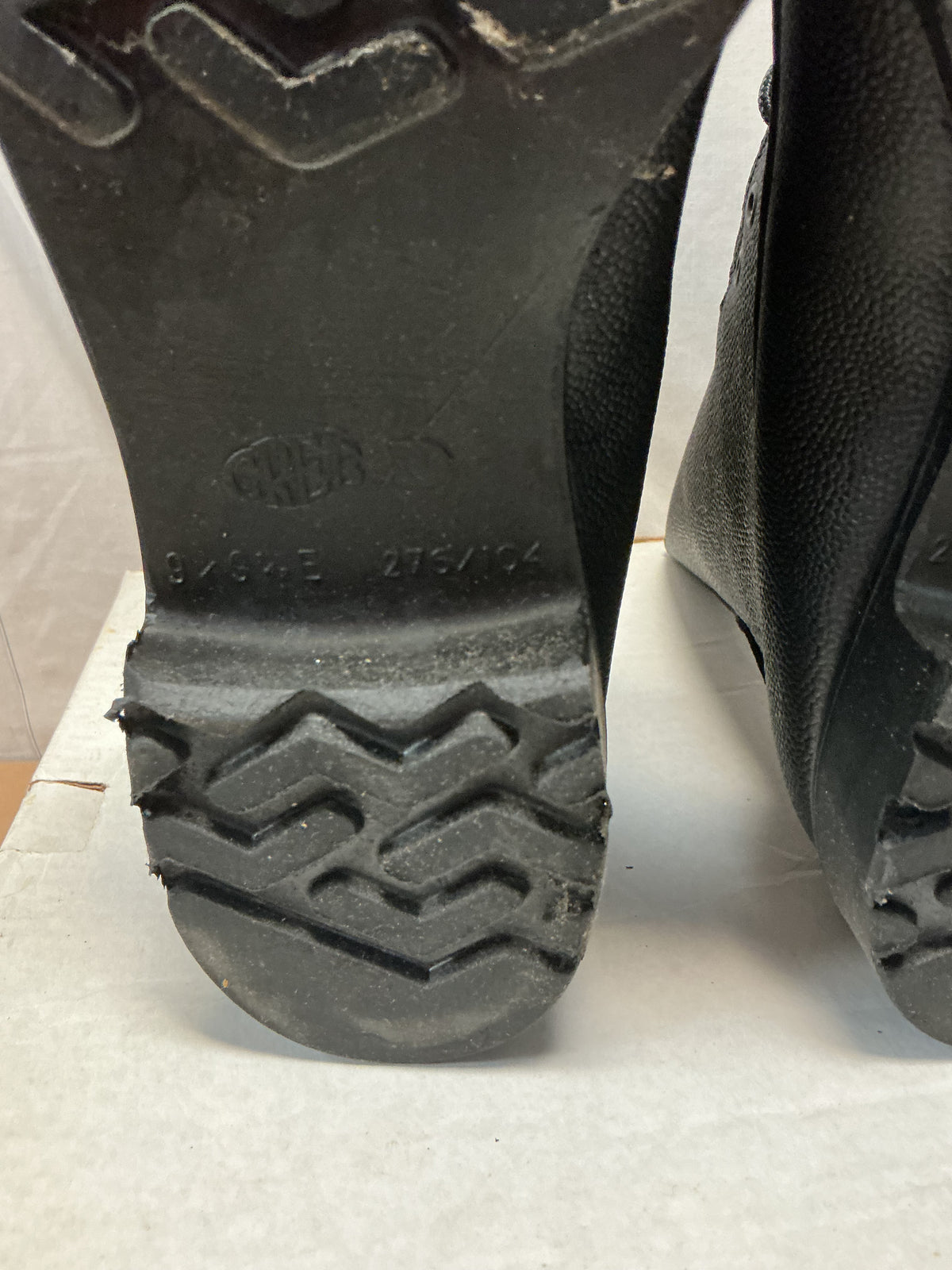 New Vintage Canadian Military  MK111 Combat Boots Size 9 -91/2 E