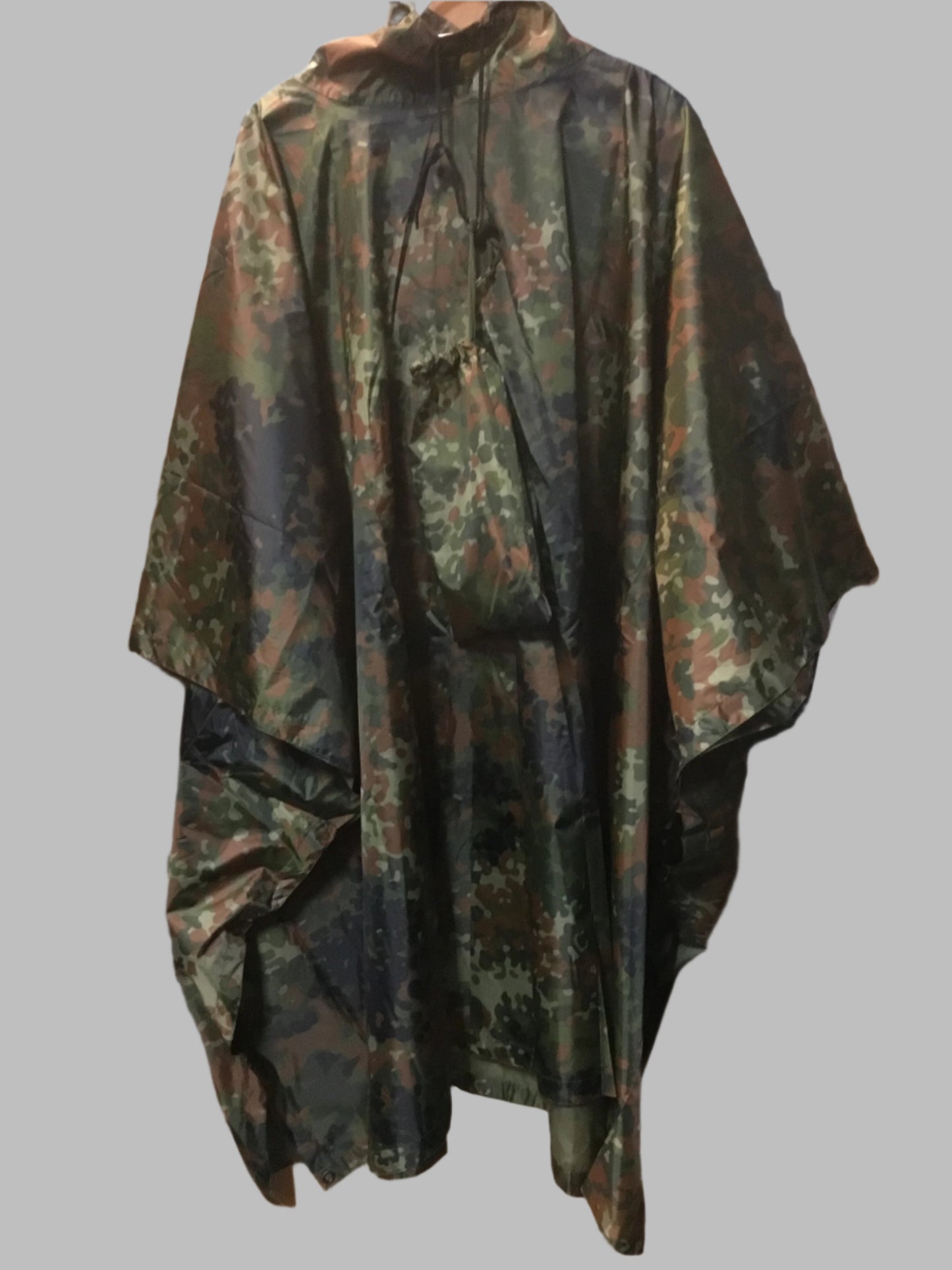 New Flecktarn Pattern Poncho , also in Black