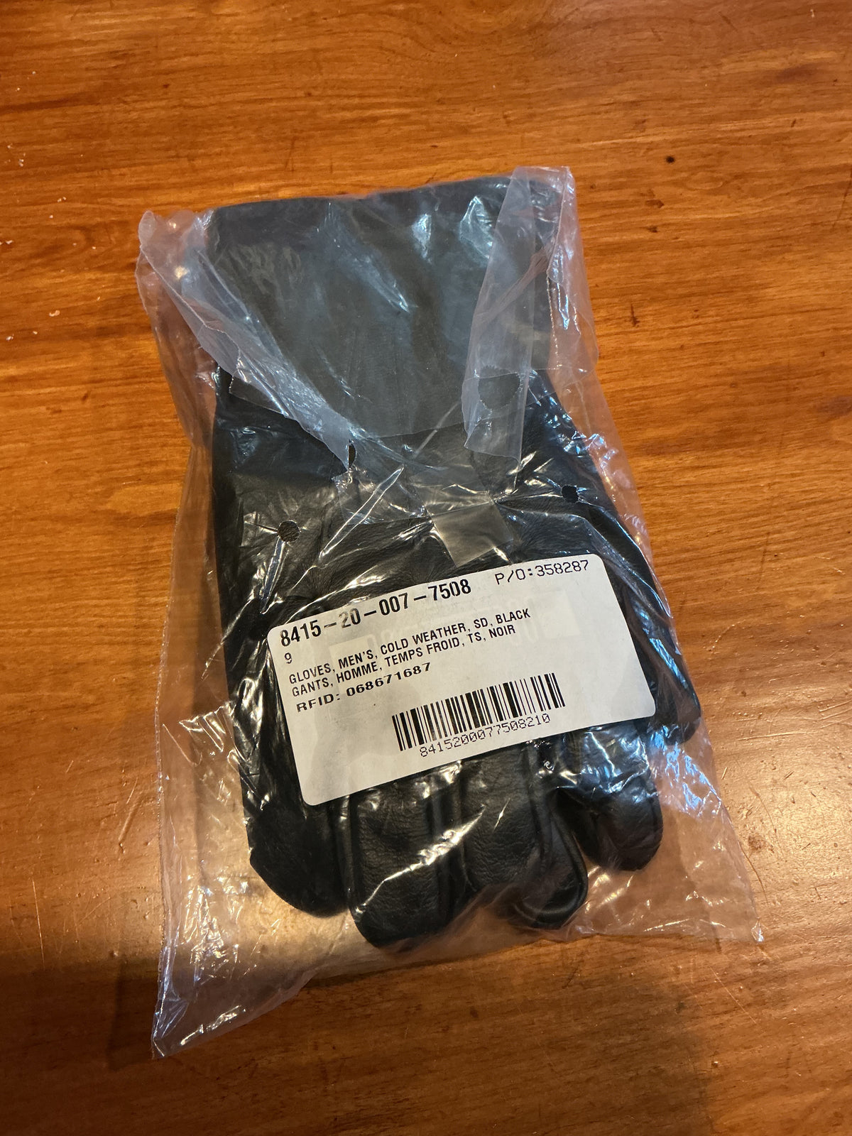 New Canadian Military Cold Weather Gloves Size Medium