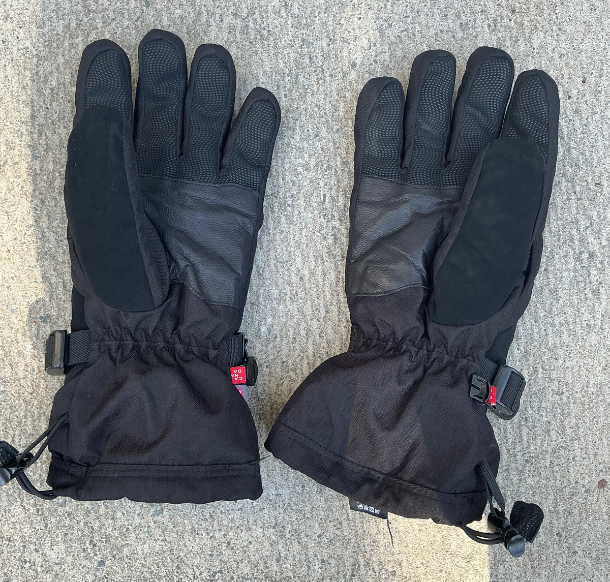 Canadian made KOMBI Gloves Waterproof  Large in very good , used by the Canadian military . Lightweight .