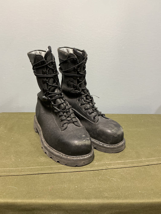 Terra Cold Weather Safety Boots Steel Toe Size 9 or 260/106