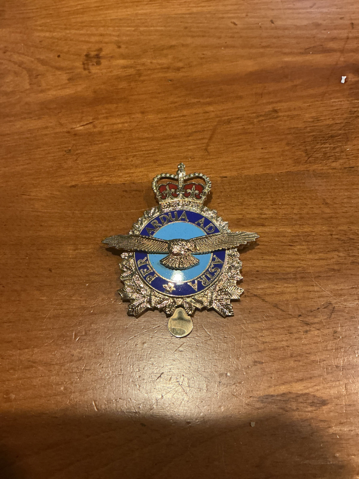 Canadian Air Force RCAF Cap Badge Enamel
