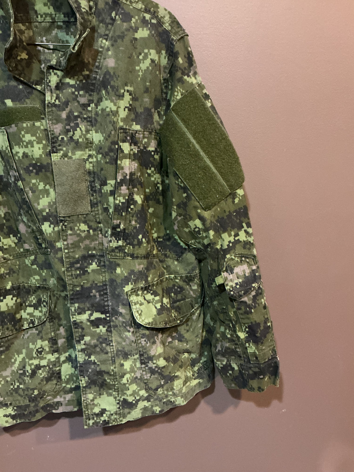 Canadian Forces Cadpat Pattern Combat Shirt 67/36  Small Short
