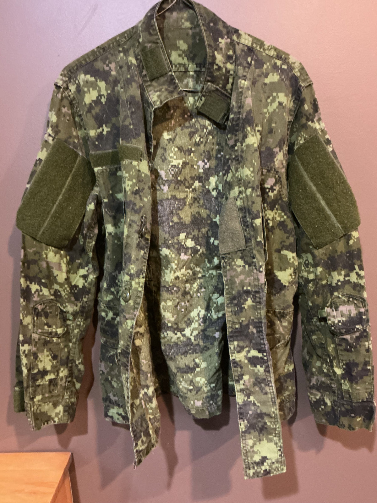 Canadian Forces Cadpat Pattern Combat Shirt 67/36  Small Short