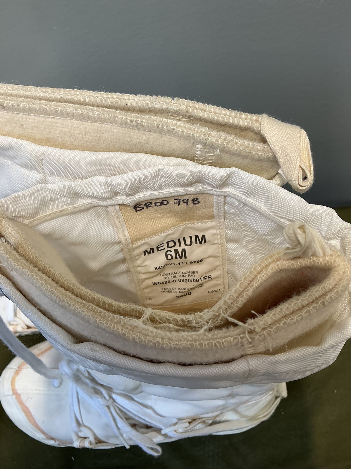 Canadian Military Mucklucks with Liners ;Size 6 In very good clean condition