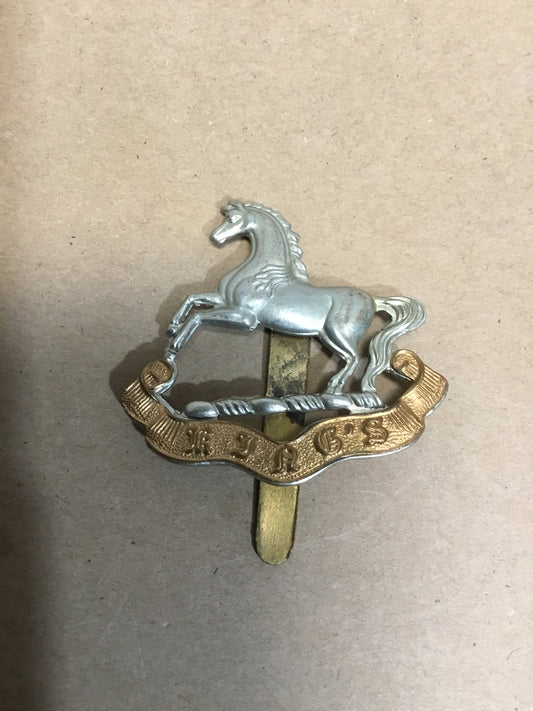 WW11 BRITISH ARMY KINGS REGIMENT CAP BADGE