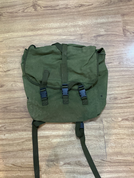 Vintage Canadian Forces NBC / Recon Pack