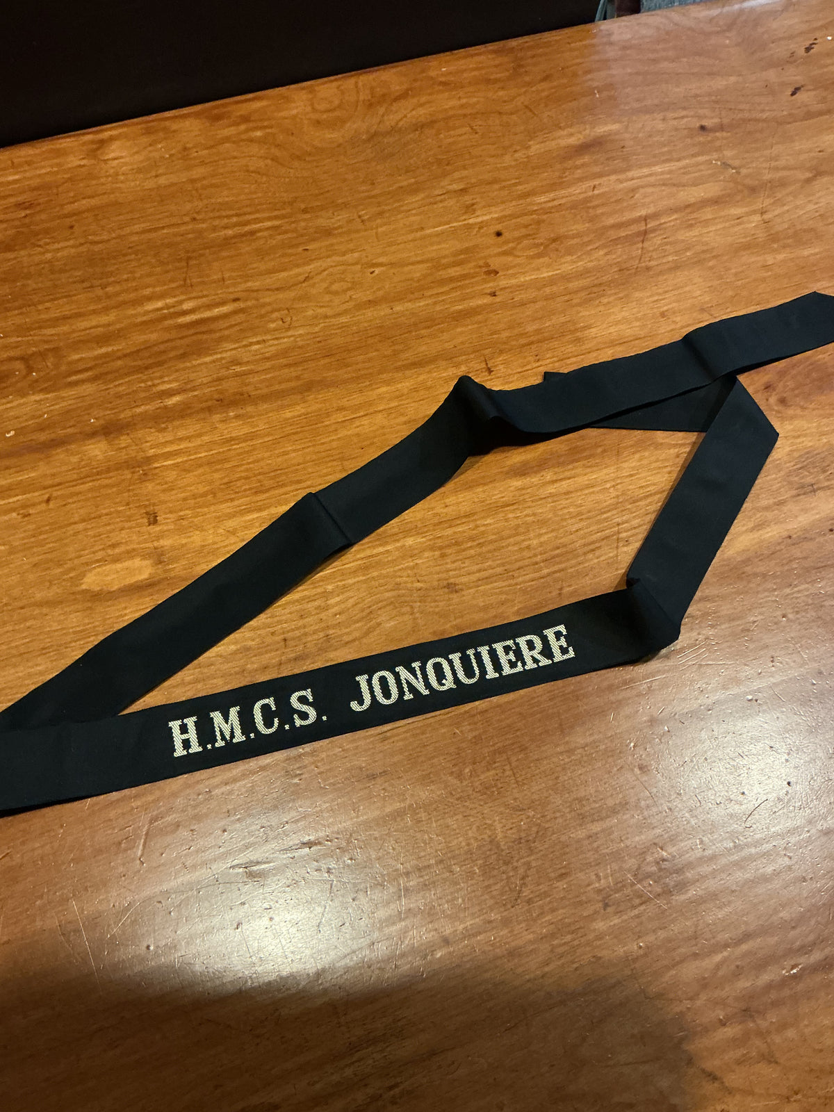 CANADIAN NAVY HAT TALLY ( HMCS Jonquiere )
