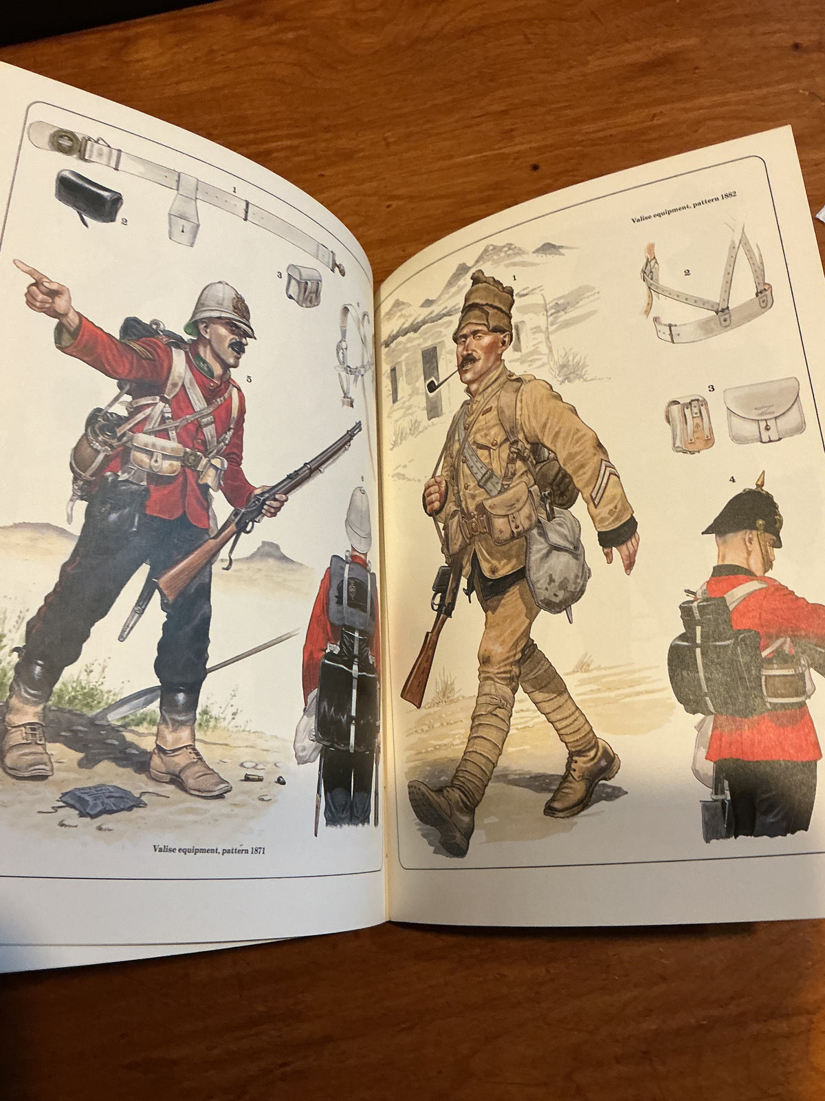 BRITISH INFANTRY EQUIPMENT 1808 TO 1908 OSPREY  MEN AT ARM SERIES
