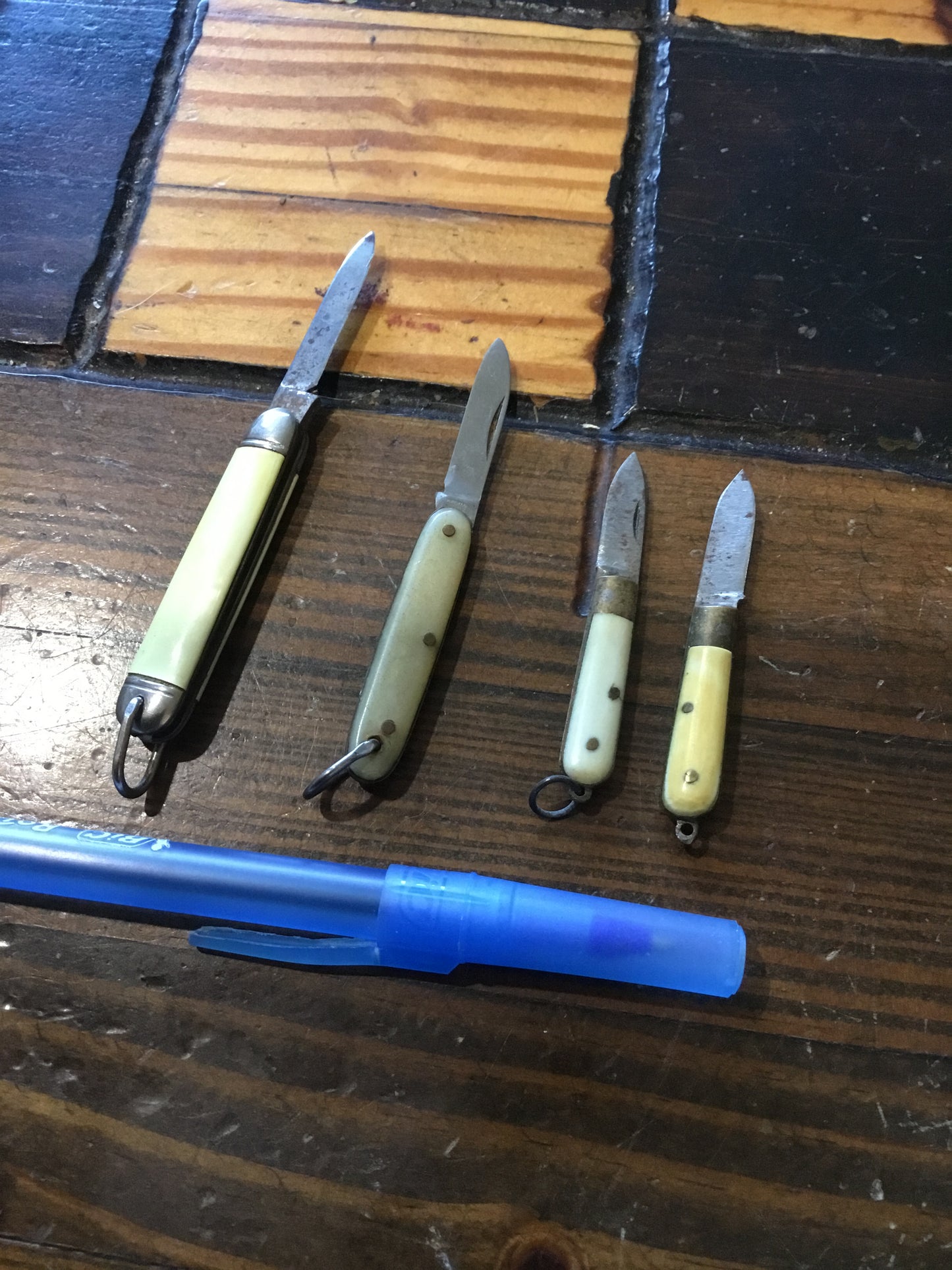 Lot of 4 Small Pocket Knives British