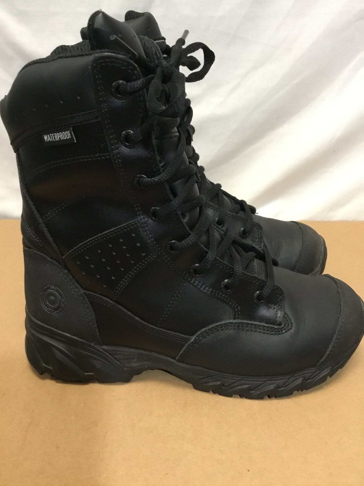 Original Swat Boots Size 8 U.S. ;in very good condition ,light use Waterproof , lightweight .