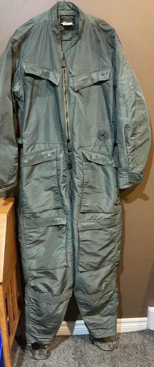 Vintage 1961 VIETNAM WAR ERA Intermediate U.S. AIR FORCE CWU-2/P FLIGHT Suit . Size Large Regular