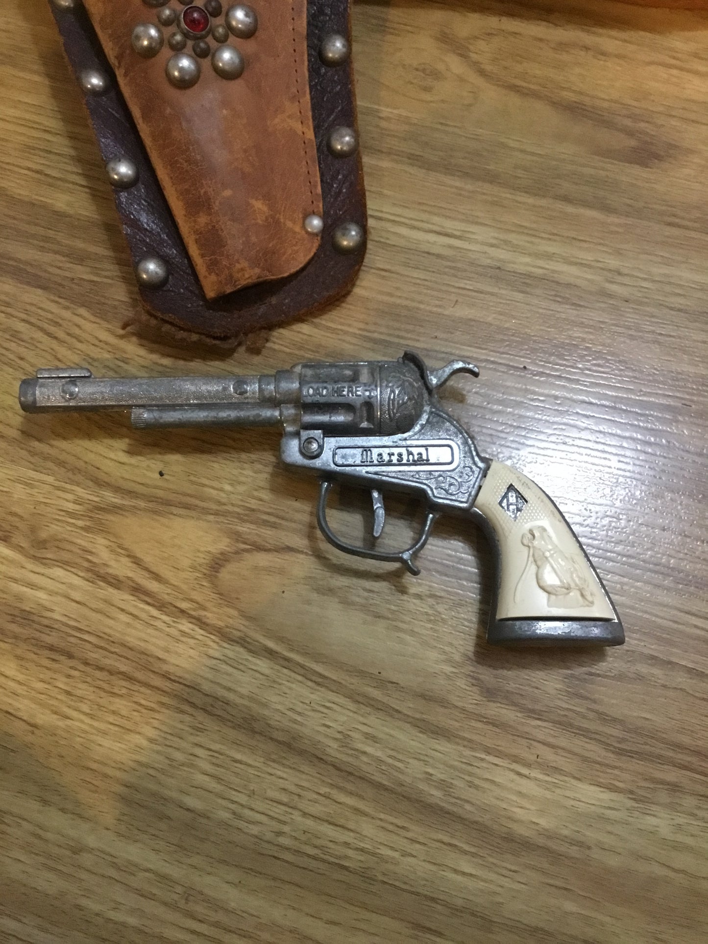 Single Cap Gun and Holster HUBLEY Marshal  Cap Gun