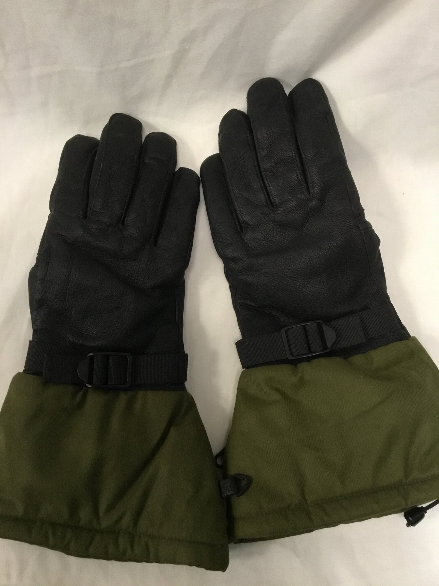 Canadian Forces Wet Weather Gore- Tex Lined Gloves