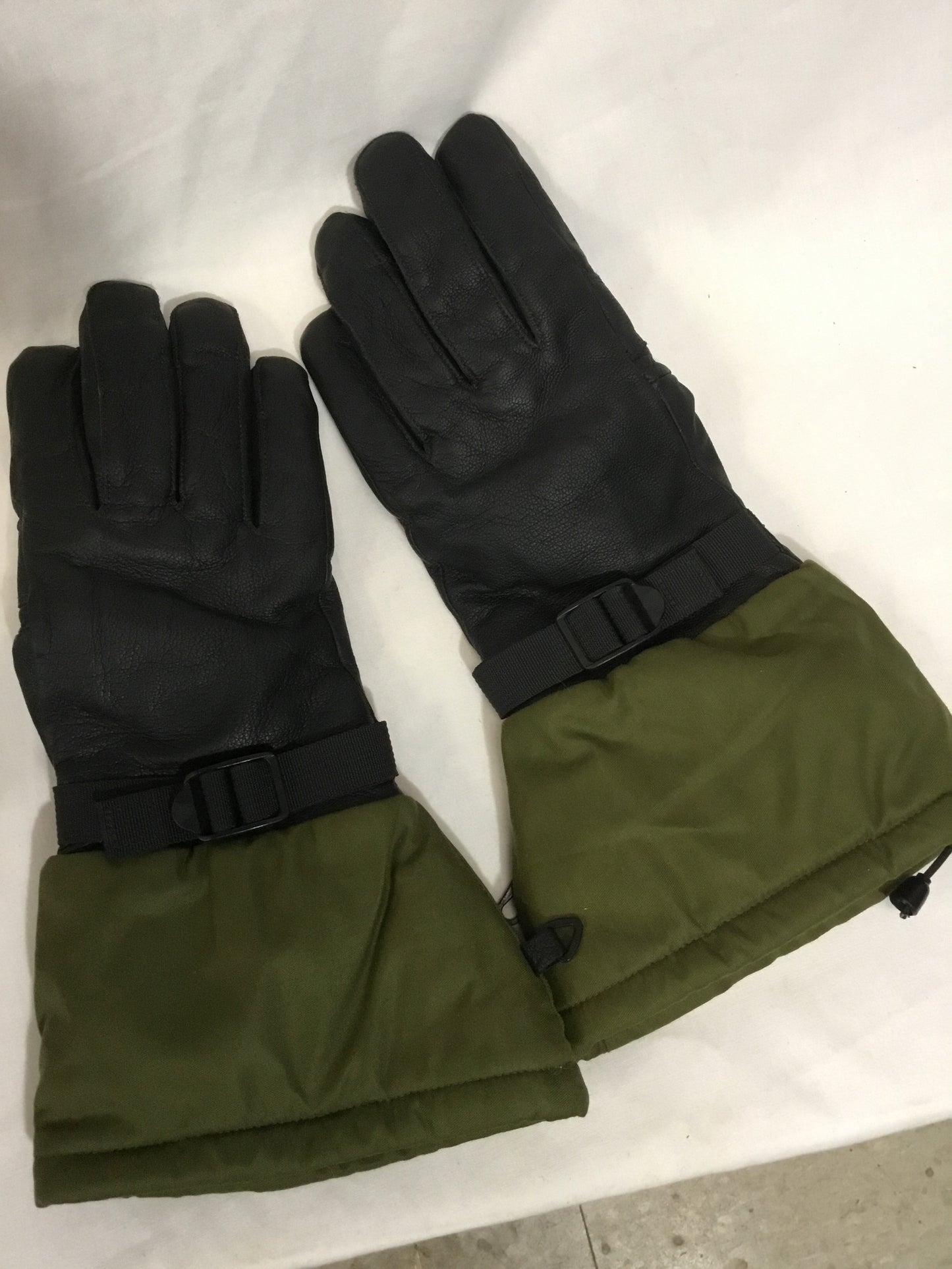 Canadian Forces Wet Weather Gore- Tex Lined Gloves