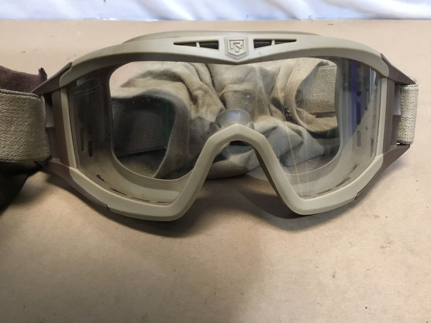 CANADIAN FORCES  ARMY ESS BALLISTIC GOGGLES WITH CLEAR LENS