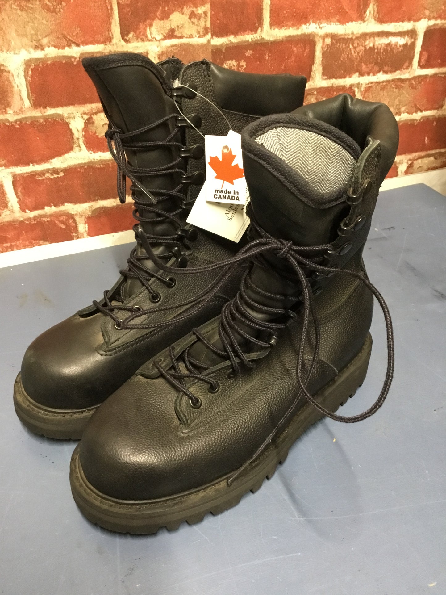 Canadian Forces Wet Weather Gore-Tex Boots Size 7 narrow