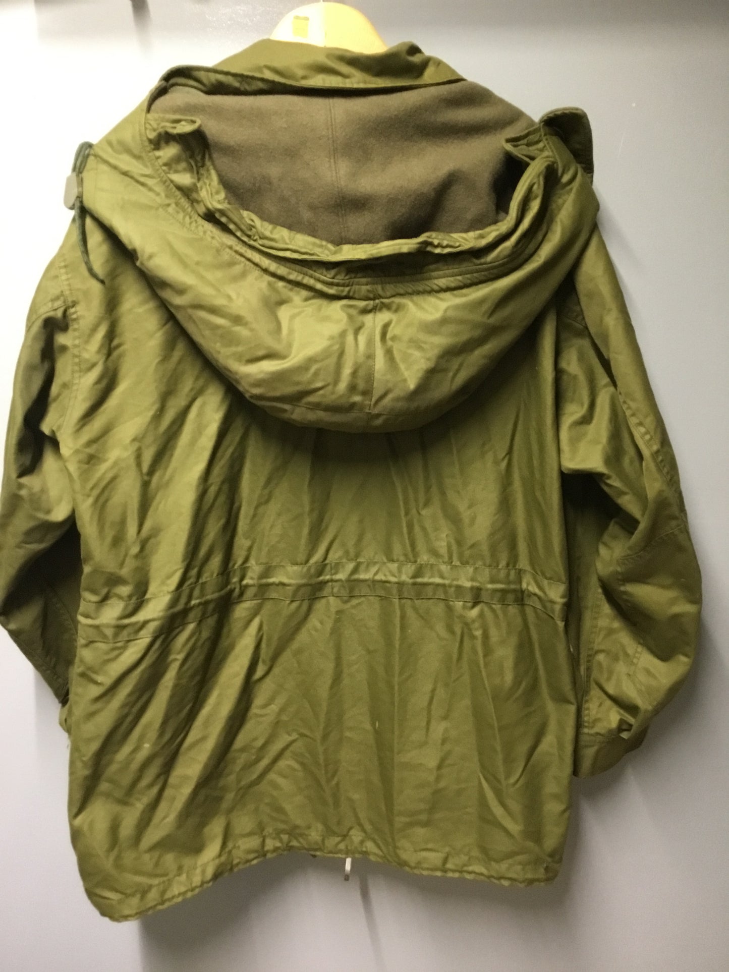 Canadian Forces Winter Parka Shell MED/ Regular Or 70/40