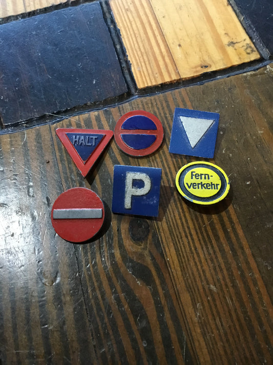 Lot of 6 WW11 German WHW Traffic Signs Tinnies , all in original condition .