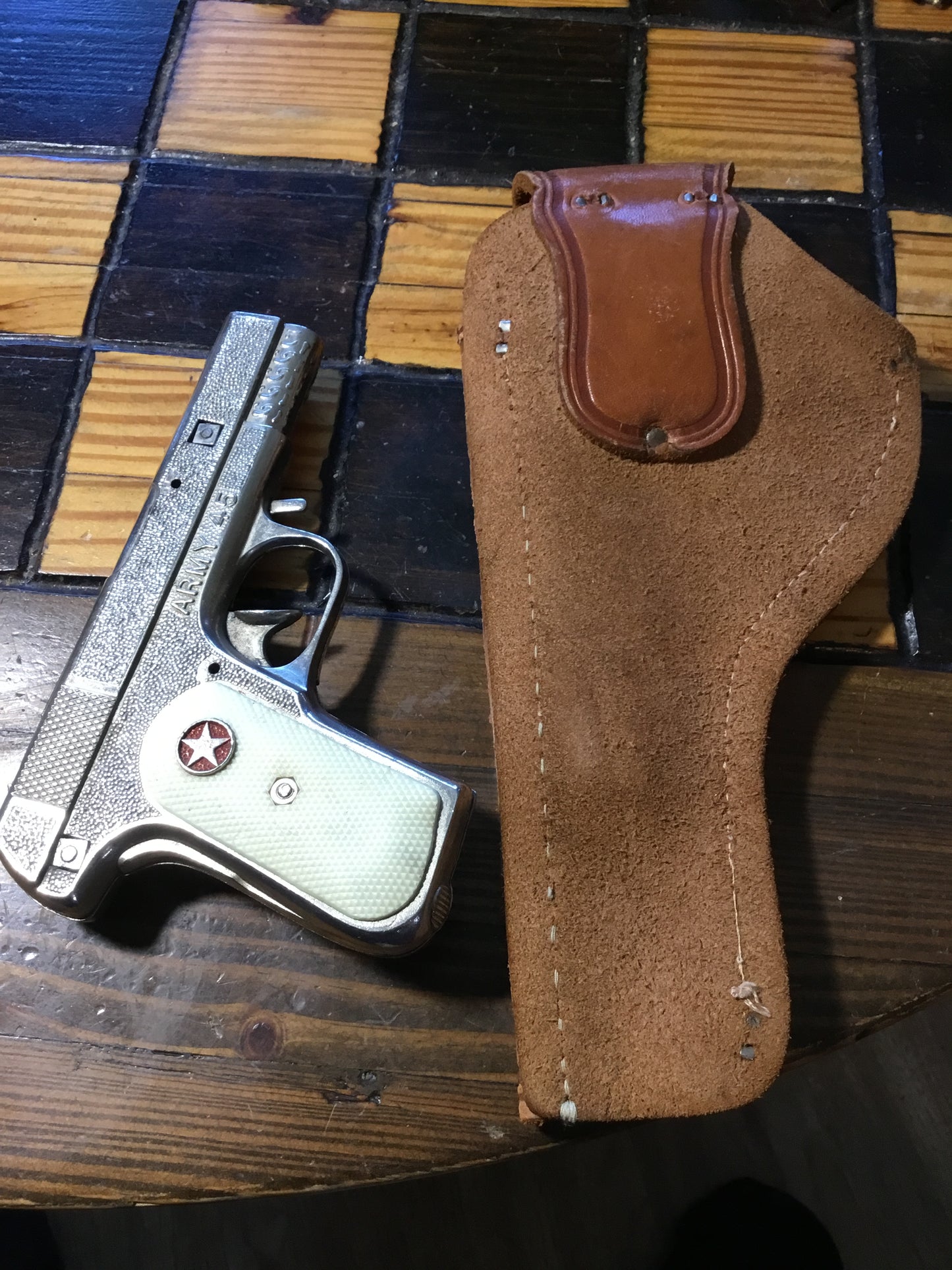 1940 HUBLEY 45 Army Cap Gun with leather Marine Corp Holster .