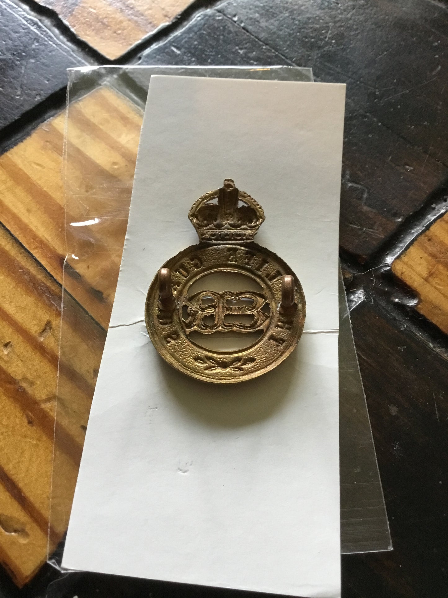 original Edward 8th   cap badge of the life guards   kings crown cap badge