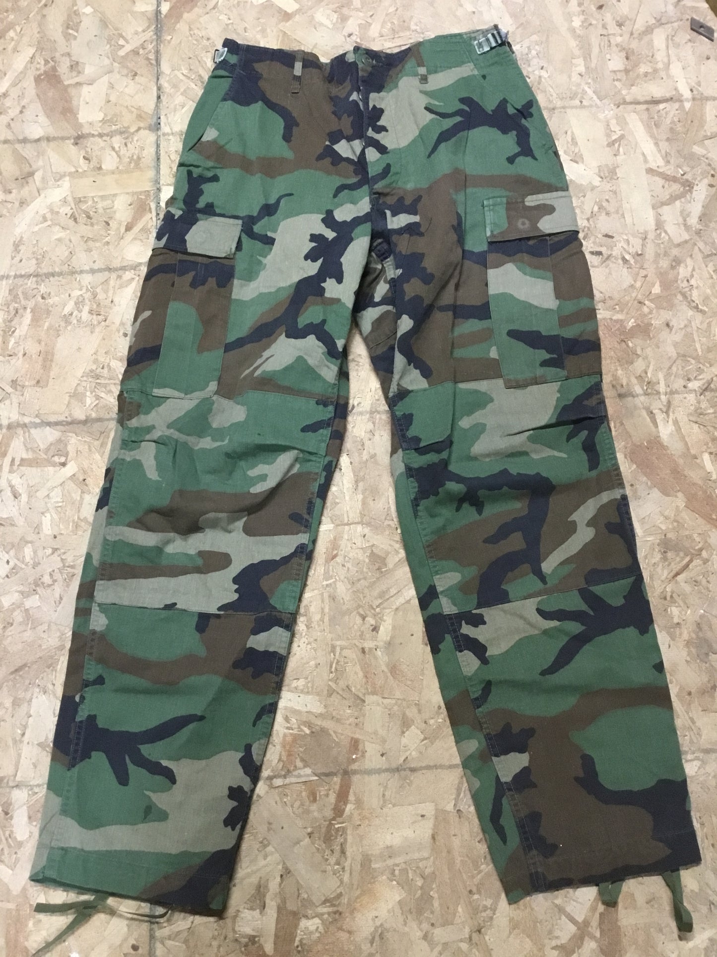 Vintage U.S. MILITARY WOODLAND CAMOUFLAGE PANTS MEDIUM Regular