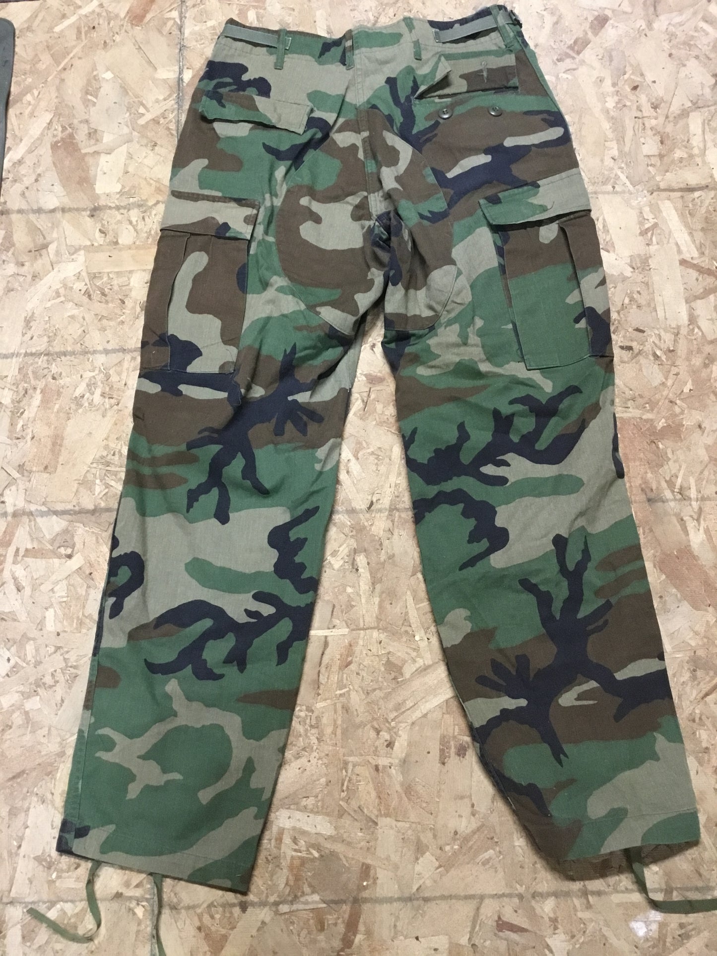 Vintage U.S. MILITARY WOODLAND CAMOUFLAGE PANTS MEDIUM Regular