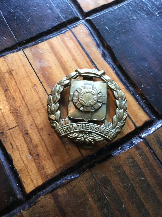 The Legion Of Frontiersmen –  Cap Badge